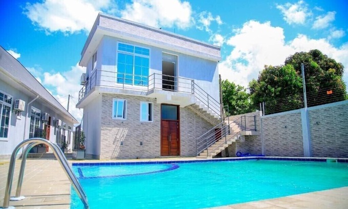 Dar es Salaam Bed & Breakfast | Mega Lodgen