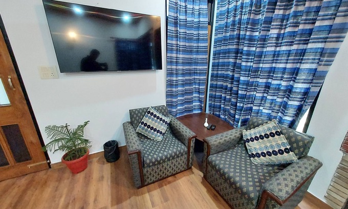 Kasauli Villa | Mehar Villa 3BHK with Private Cook, Garden, Views