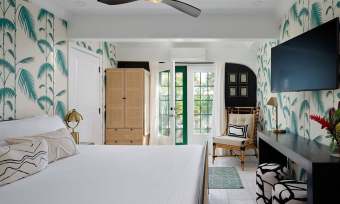 Wailuku Bed & Breakfast | Mele Suite - Private Patio Retreat | ADA Compliant