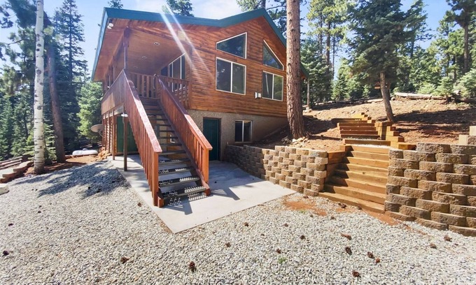 Duck Creek Village Cabin | Mellow Meadows, Private Cabin, 3bdrm/2bath with fireplace & fire pit