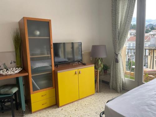 Menton Apartment | Menton, Studio pour 3 personnes, proche gare
