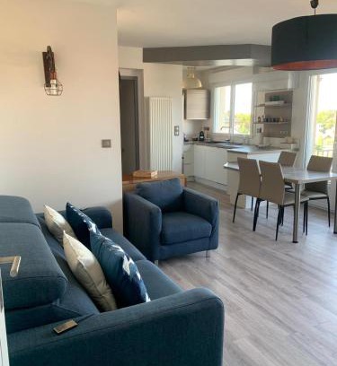 Billere Apartment | Mermoz - Elégant appart avec balcon, Clim et garage