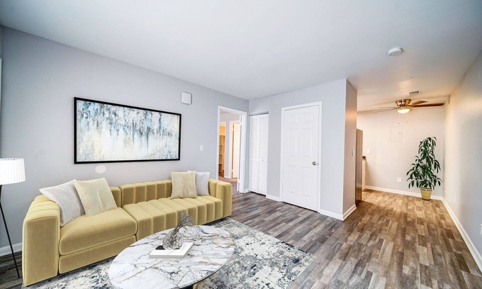 Greensboro Apartment | Merritt/Hewitt/Spring Garden Cozy 2-bedroom apartment in Greensboro with WiFi