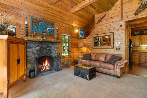 Camp Sherman House | Metolius Cabin 3