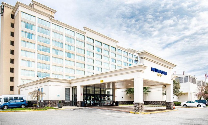 New Carrollton Hotel | Metro Points Hotel Washington North