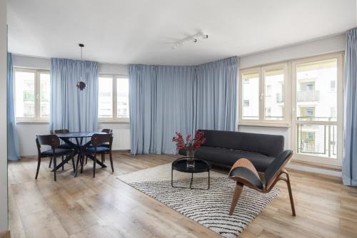 Mokotow Apartment | Metro Wilanowska Apartment with SPA by BookingHost