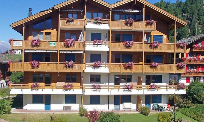 Graechen Apartment | Metropol A 13 by Interhome