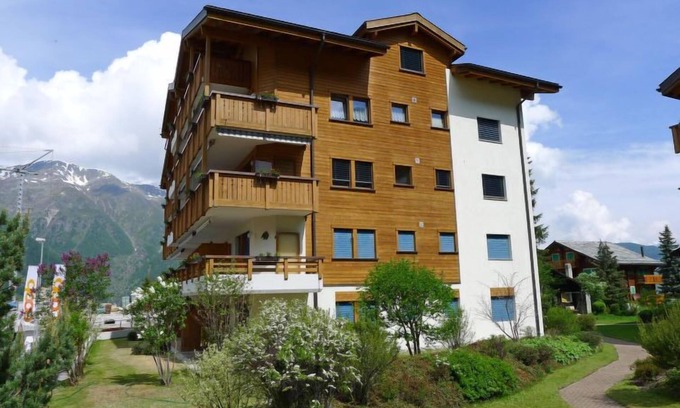 Graechen Apartment | Metropol B by Interhome