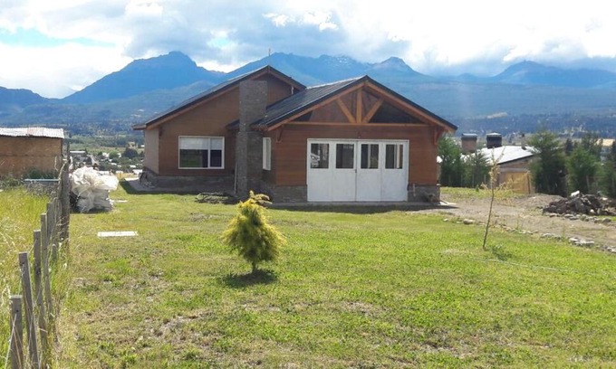 Trevelin House | Mi casita en la loma