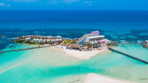 Centro - Supmza 001 Resort | Mia Reef Isla Mujeres Cancun All Inclusive Resort