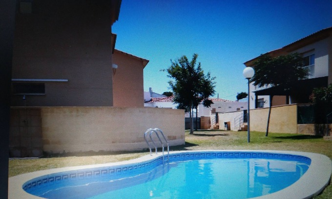 Miami Platja House | Miami Beach: Villa Vallecillos Cozy house between sea and mountains.