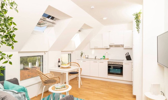 Rudolfsheim-Funfhaus Apartment | Micro Rooftop Penzing