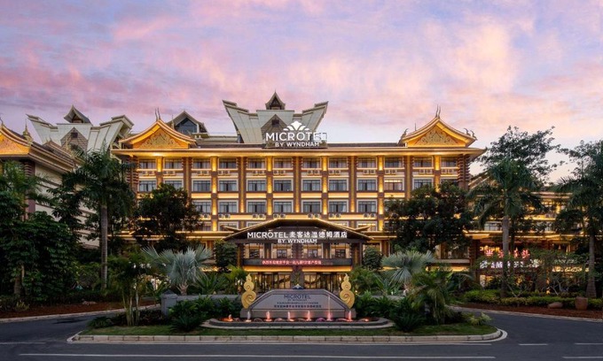 Jinghong Hotel | Microtel by Wyndham Xishuangbanna City Center