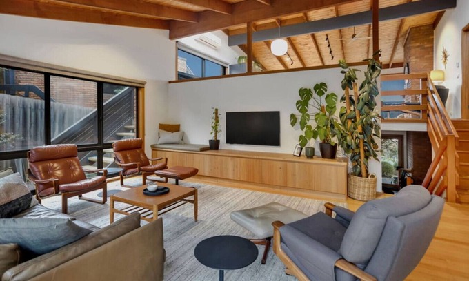 Jan Juc House | Mid Century on Eastview
