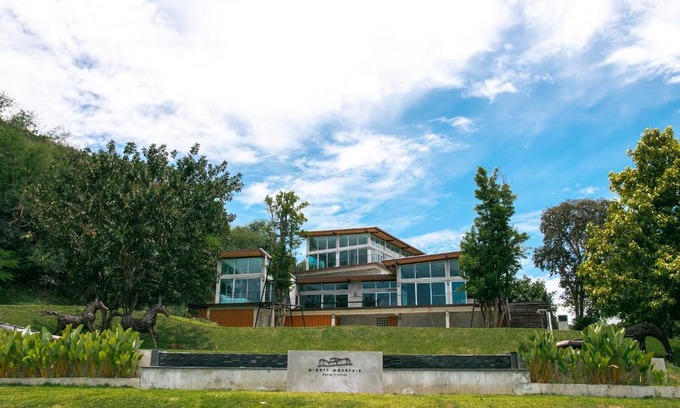 Kaeng Krachan House | Mighty Mountain Thailand