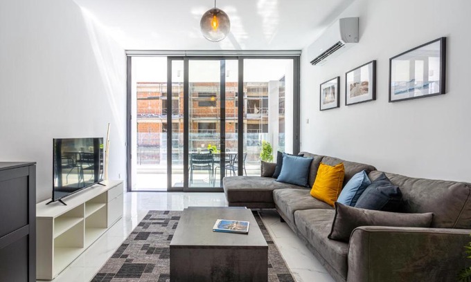 Livadia Apartment | Miles 2-Bedroom Apt in Livadia