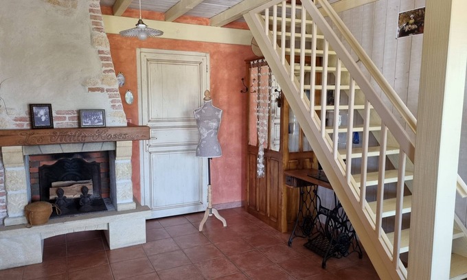 Pouzauges House | Mille Roses Gîte de caractère Near Puy du Fou - Indoor swimming pool, sauna and SPA