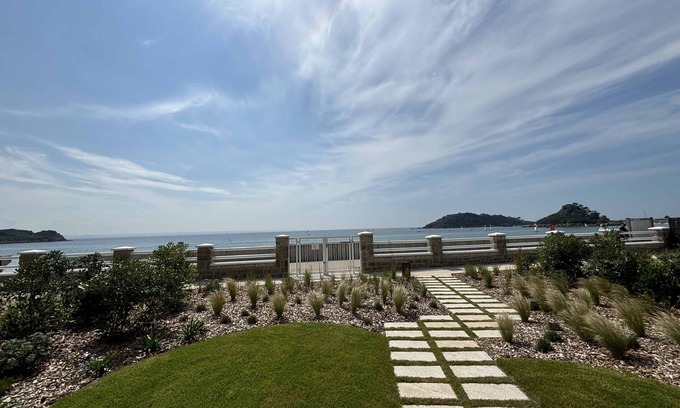 Trebeurden Apartment | Milliau T2 · Luxury 1 Bedroom Apartment with Sea V