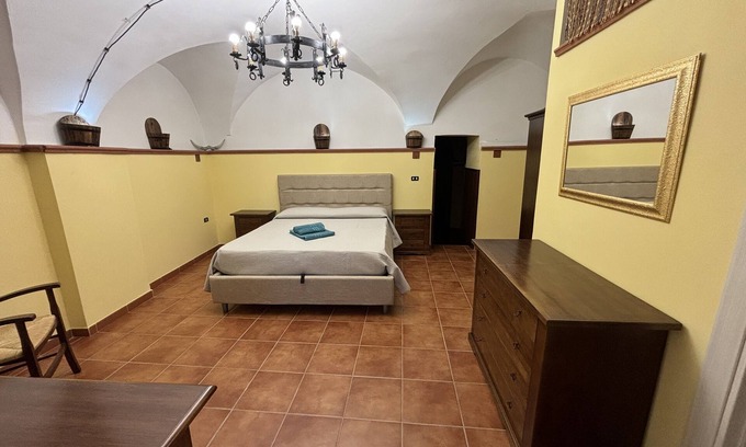 Foggia Bed & Breakfast | Mimmo's tastefully renovated house located in the historic part!