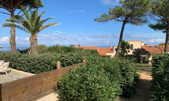 Marine de Saint Ambroggio Villa | Mini villa climatisée - Vue mer - Mer à 50 m - Jardin et 2 terrasses 300 m2