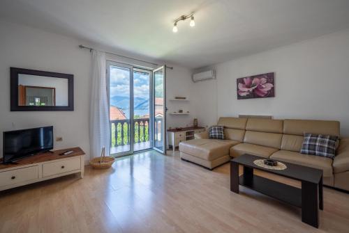 Dobrota Apartment | Minute to the SEA - Vacation Home