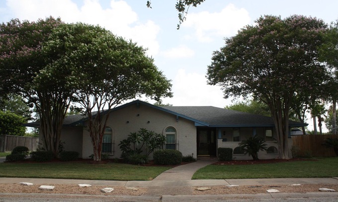 Bay Area House | MINUTES FROM BEACH, LUXURIOUS HOME, GREAT FOR FAMILIES! POOL TABLE!