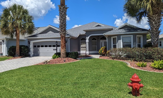 Piedmont House | Minutes to Spanish Springs and Sumpter Landing, pet friendly, renovated kitchen