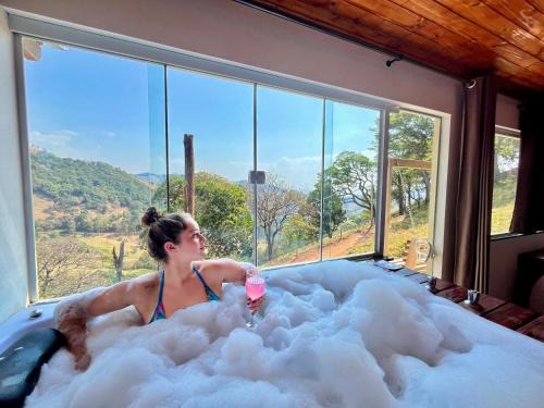 Corrego do Bom Jesus House | Mirante Da Colina08, com hidro, café da manhã e piscina