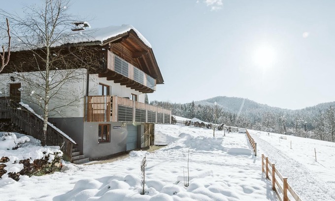 Ferndorf House | Mirnock Ahoi - Ferienhaus, Dusche und Bad, WC, 3 Schlafräume
