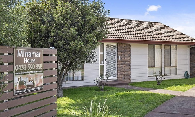 Blackmans Bay House | Mirramar House - Kingston