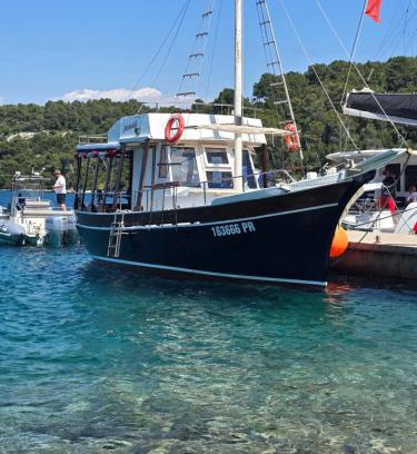 Dobropoljana Boat Rental | Mirta Tours & Half a day of Waves and Wine