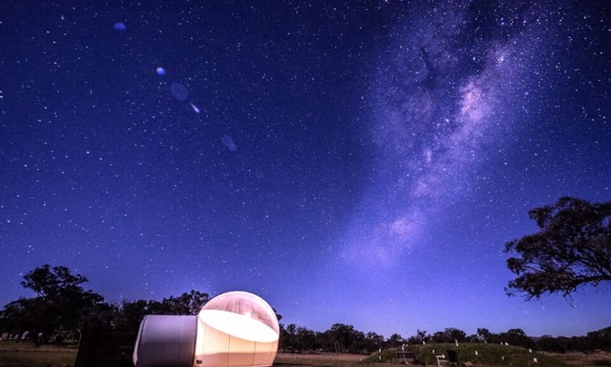 Tenterfield RV Rental | Mirumiru Bubbletent: Romantic Glamping under the Stars! Vintage Outdoor Bath.