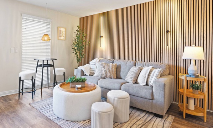 Mission Beach Apartment | MISSION BEACH 2 BDRM, WITH PARKING in the HEART OF MISSION BEACH + MISSION BAY!