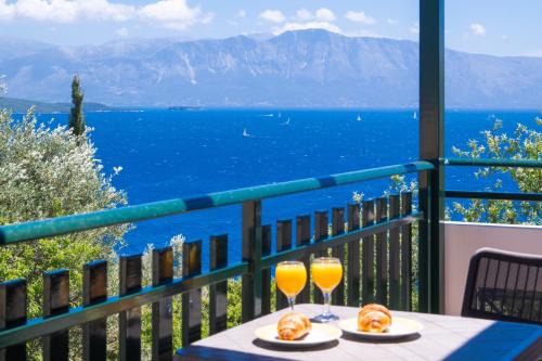 Nikiana House | MnV Sea Suite