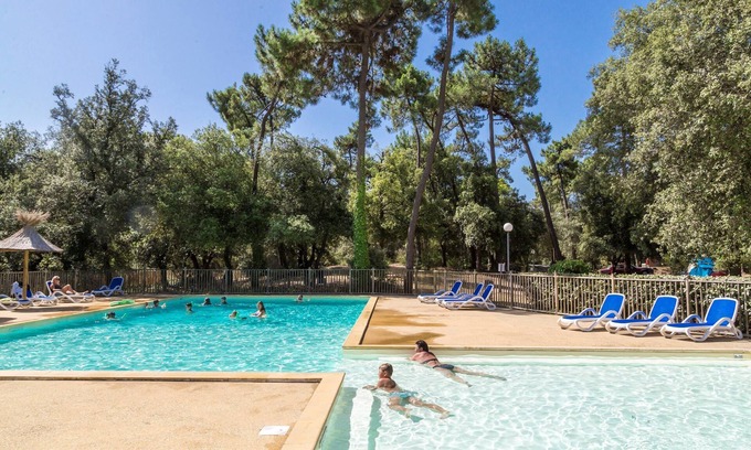 Saint-Trojan-les-Bains House | Mobil home à 10 min de la plage | Piscine chauffée