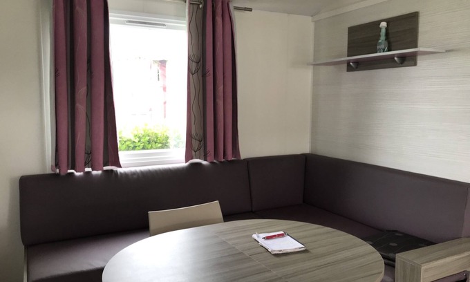 Vic-la-Gardiole House | Mobile home in campsite