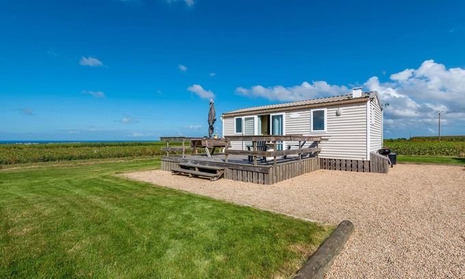 Cleder House | Mobile Home 'Ty Reuniou' with Sea View, Private Terrace and Private Garden