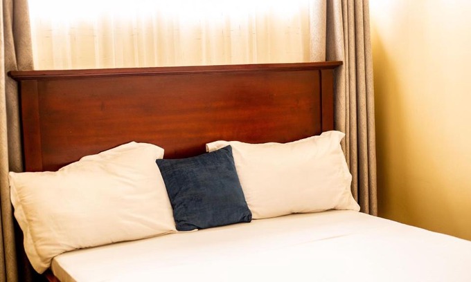 Dar es Salaam Bed & Breakfast | Modamba Bar, Restaurant and Social Hall