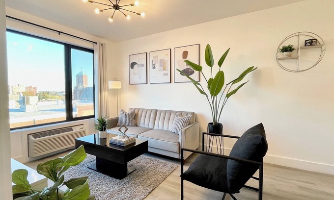 Elizabeth Apartment | Modern 1 BR KING Apt - near NYC, EWR, Prudential, NJPAC, American Dream, MetLife