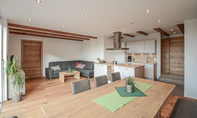 Bichlbach Apartment | modern 100m² apartment, Gästehaus Sonne, free bathing lake, 100m to the ski area