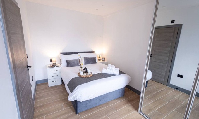 West Finchley Apartment | Modern 2-Bedrooms/2-Bathrooms Flat in Finchley