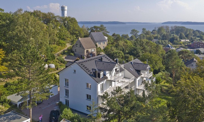 Lietzow Apartment | Modern 2-room vacation apartment with balcony - Ferienresidenz Zwei Bodden FeWo 1-4