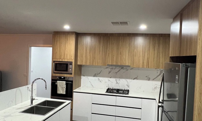 Higgins House | Modern 3-Bedroom Home, Belconnen – Free Parking