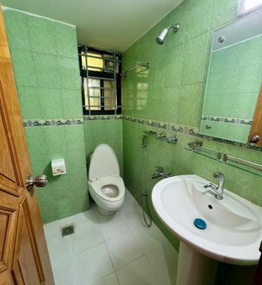 Basundhara Residential Area Apartment | Modern 3BR, AC, WI-FI, Comfort