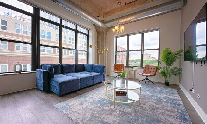 Prairie District Apartment | Modern 3BR Corner Suite Near McCormick Place & Soldier Field that Sleeps 10