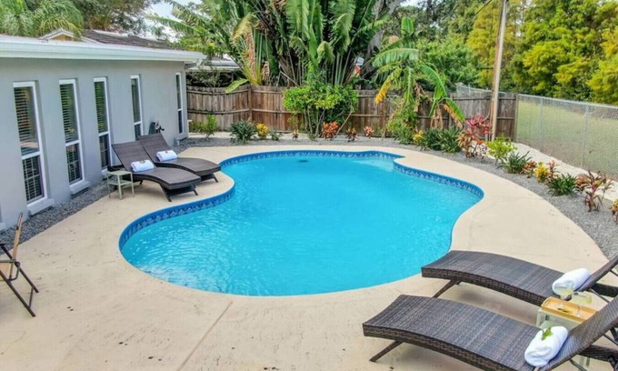 Seminole Apartment | Modern 4BR Home w/Private Heated Pool & Firepit