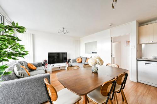 Somers Town Apartment | Modern 5-Bedroom Duplex Flat near Regents Park and Great Portland St