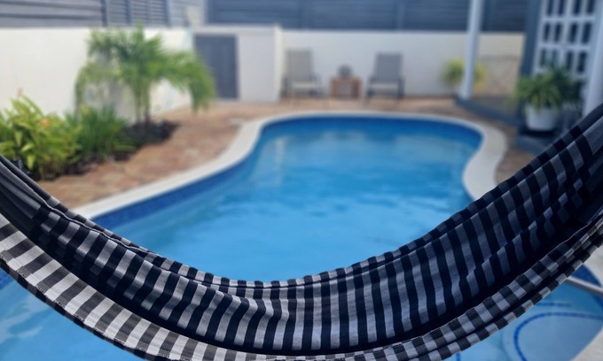 Calbas Plaza Residences House | MODERN and CLEAN - 6 guests - beautiful and private vacation home with pool!