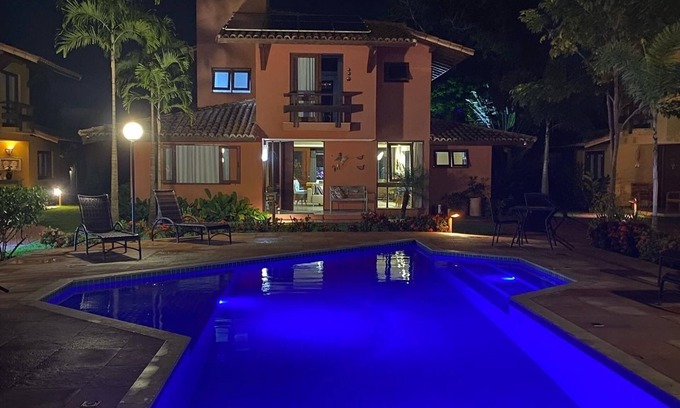 Arraial d'Ajuda House | Modern and comfortable beach house with gourmet space 50 m from the beach