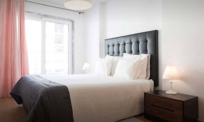 Sacavem Apartment | Modern Apartment for Family and Group of Friends